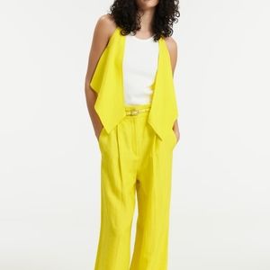Yellow vest Linen blend top